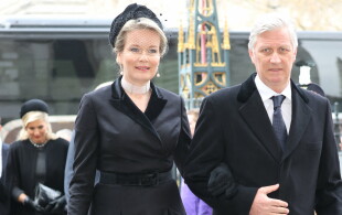 Philippe et Mathilde de Belgique à la cérémonie hommage au prince Philip, le 29 mars 2022 à Westminster.