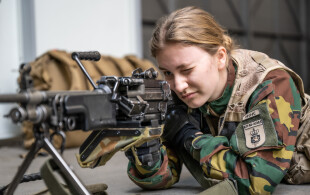 Élisabeth de Belgique a suivi un camp d'entraînement militaire à Bourg-Léopold, dans le nord-est du royaume.