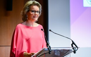 Premier symposium de la Reine Mathilde à Denderleeuw