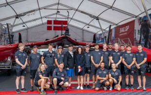 Le couple héritier de Danemark à Ocenkaj pour le championnat de voile