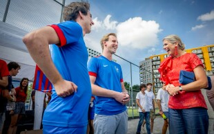 Maxima des Pays-Bas à Delft pour la semaine d'acclimattation des futurs étudiants