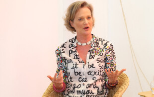 Delphine de Saxe-Cobourg à Aardenburg aux Pays-Bas pour une biennale d'art