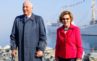 Fin de la croisière d'été des souverains norvégiens à Hareid
