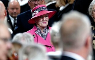 La reine de Danemark à l'installation de l'évêque de Roskilde