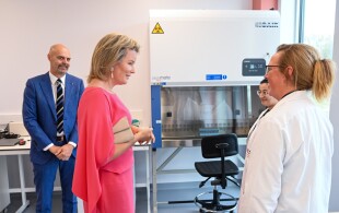 Mathilde de Belgique à Vaccinopolis  à Edegem
