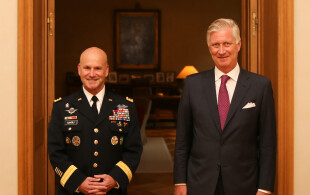 Philippe de Belgique reçoit Général Christopher G. Cavoli commandant suprême des forces alliées en Europe