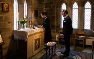 Victoria et Daniel de Suède en l'église anglicane à Stockholm
