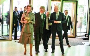 Philippe et Mathilde de Belgique au nouveau siège de BNP Paribas Fortis  à Bruxelles