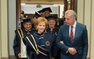 Margareta de Roumanie à l'université de Cluj faite Doctor Honoris Causa