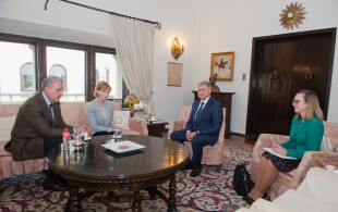 Margareta et Radu de Roumanie reçoivent l'ambassadeur de Moldavie au Palais Elisabeta