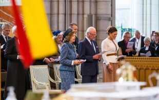 Les souverains et la princesse héritier de Suède à la cathédrale d'Uppsala pour l"ouverture de l'assemblée de l'église