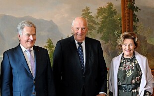 Les souverains norvégiens reçoivent le président de Finlande à Oslo