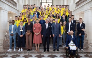 Philippe et Mathilde de Belgique reçoivent les athlètes belges au château de Laeken