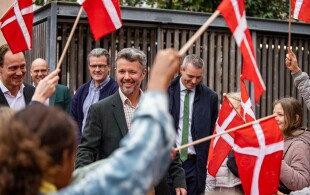 Frederik de Danemark visite une école qui participe au projet Edison