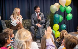 Le prince Carl Philip de Suède à Solna à la présentation d'un outil de lecture pour la dyslexie
