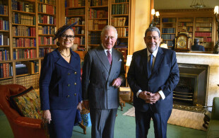 Le roi Charles III reçoit le Premier Ministre de Saint Vincent et Grenadines à Balmoral