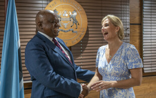 Sophie de Wessex au siège de la présidence du Botswana à Gaborone avec le président Mokgweetsi Eric Keabetswe Masisi.