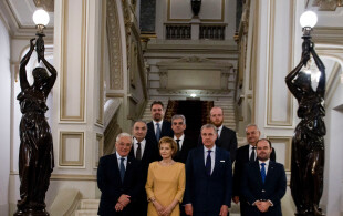 Margareta et Radu de Roumanie à la banque nationale à Bucarest pour les 100 ans du couronnement de Ferdinand I
