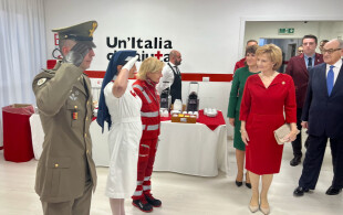 Margareta de Roumanie à Rome au siège de la Croix-Rouge italienne