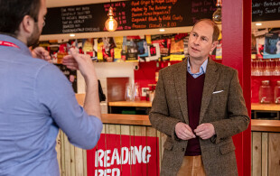 Le prince Edward devient Patron du théâtre et centre culturel « Reading Rep Theatre »