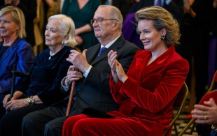 Mathilde, Albert II, Paola de Belgique au Palais de Charles de Lorraine à Bruxelles pour le dîner de Missing Children Europe