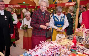 Benedikte de Danemark à l'église suédoise de Copenhague pour le Bazar de Noël