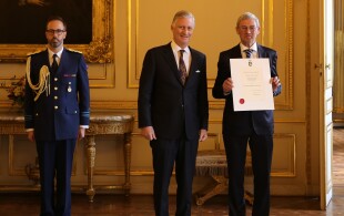Le roi des Belges reçoit les nouveaux fournisseurs brevetés de la Cour