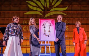 MAxima des Pays-Bas remet le prix du Fonds culturel Prince Bernhard 2022 au musée Anne Frank