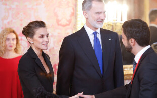 Les souverains espagnols reçoivent les participants à la session parlementaire de l'OTAN au palais royal de Madrid