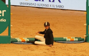 Elena d'Espagne chute lors d'un jumping à Madrid