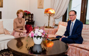 La princesse Margareta de Roumanie reçoit l'ambassadeur d'Allemagne au Palais Elisabeta
