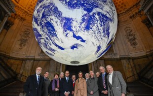 Victoria et Daniel de Suède reçoivent des prix Nobel 2022 au Palais royal de Stockholm