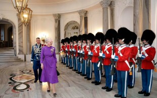 La reine de Danemark reçoit les nouveaux ambassadeurs à Amalienborg