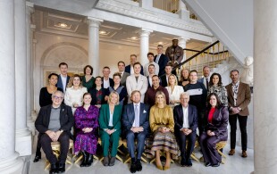 Willem-Alexander et Maxima des Pays-Bas déjeunent avec 27 compatriotes au Palais de Noordeinde