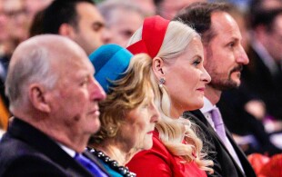 Harald et Sonja de Norvège, Haakon et Mette-Marit de Norvège à la remise du Prix Nobel de la paix 2022 à Oslo