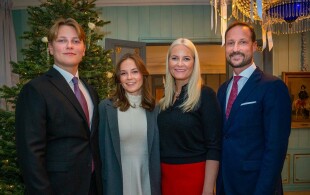 Haakon, Mette-Marit, Ingrid Alexandra et Sverre Magnus de Norvège présentent leurs bons voeux