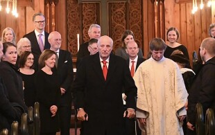 Harald de  Norvège à l'église de Holmenkollen pour Noel