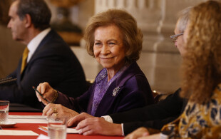 Sophie d'Espagne remet des prix de poésie au Palais royal de Madrid