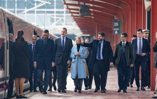 Le roi d'Espagne à la gare de Chamartin à Madrid pour l'inauguration de l'AVe Madrid-Murcie