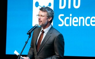 Frederik de Danemark remet le prix du Fonds de l'Industrie 2022