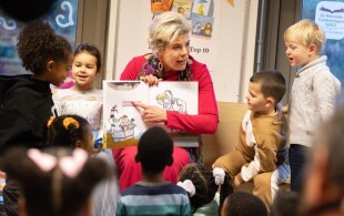 Laurentien des Pays-Bas dans une école à Hoogvliet