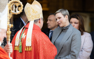 Charlène de Monaco à la messe pontificale de Sainte Dévote