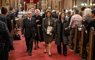 Silvia de Suède à la grande synagogue de Stockholm