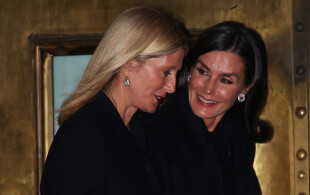 ffectueuses retrouvailles publiques de Marie Chantal de Grèce et Letizia d'Espagne à Athènes