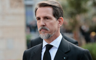 Le prince Pavlos de Grèce aux funérailles du roi Constantin II de Grèce en la cathédrale métropolitaine d’Athènes le 16 janvier 2023.