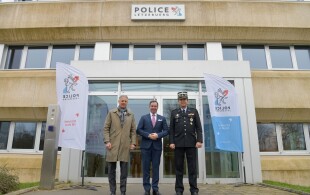 Guillaume de Luxembourg visite l'école de police au Findel