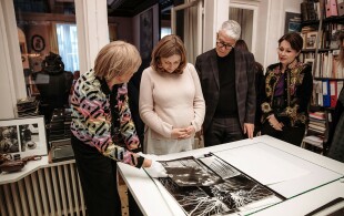 Stéphanie de Luxembourg chez l'artiste Romain Urhausen