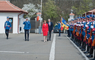 Journée nationale de la gendarmerie roumaine présidée par Margareta et Radu de Roumanie