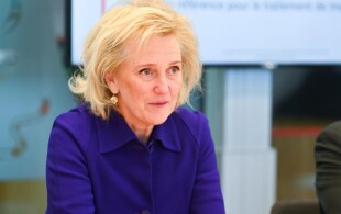 Astrid de Belgique à Lessines à l'usine pharmaceutique Takeda