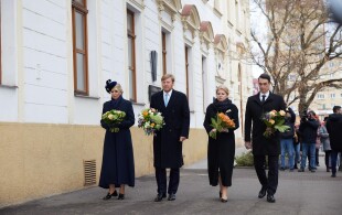 Willem-Alexander et Maxima des Pays-Bas à Bratislava, rendant hommage au journaliste Jan Kuciak